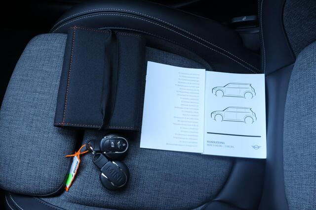 Mini COOPER 1.5 Cooper Camden Edition 1e Eigenaar | Volledig Onderh | NAP | BTW | Carplay | Navi | Cruise | DAB | Full Led | Start/Stop | Hill-Hold | PDC