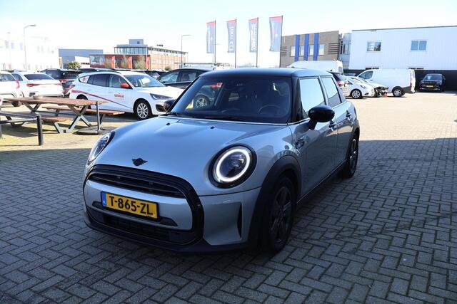 Mini COOPER 1.5 Cooper Camden Edition 1e Eigenaar | Volledig Onderh | NAP | BTW | Carplay | Navi | Cruise | DAB | Full Led | Start/Stop | Hill-Hold | PDC