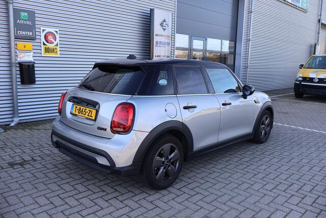 Mini COOPER 1.5 Cooper Camden Edition 1e Eigenaar | Volledig Onderh | NAP | BTW | Carplay | Navi | Cruise | DAB | Full Led | Start/Stop | Hill-Hold | PDC