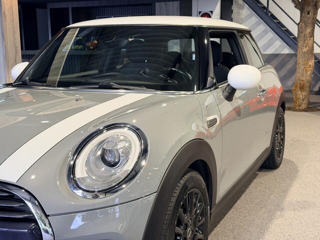 Mini COOPER 3-Deurs 1.5 Serious Business NAP | Nardo grey/White | Navigatie | LED | Stoelverwarming