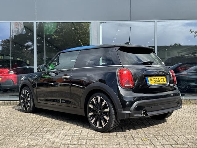 Mini COOPER 3-Deurs 1.5 Classic | DEALER ONDERHOUDEN | UNIEK DAK | STUURWIELVERWARMING |