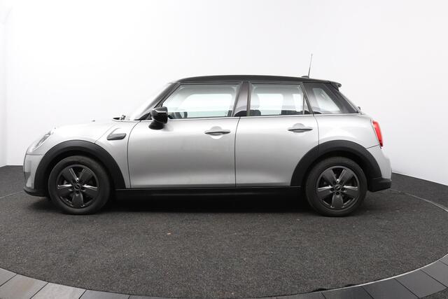 Mini COOPER 1.5 Classic | Navigatie | Climate Control | PDC |