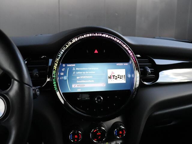 Mini COOPER 5-Deurs 1.5 MINI Yours | AUT. | SPORTSTOELEN | CAMERA | STOEL/STUURVERW. | CRUISE | NAVI |