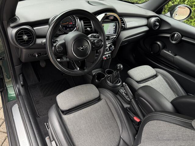 Mini COOPER 3-Deurs 1.5 136pk Business-Pack l AIRCO l FULL-LED l NAVI l PDC l SPORT-STOELEN l 96.000km
