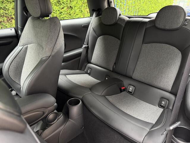 Mini COOPER 3-Deurs 1.5 136pk Business-Pack l AIRCO l FULL-LED l NAVI l PDC l SPORT-STOELEN l 96.000km