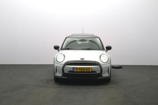 Mini COOPER 3-Deurs 1.5 136 PK Automaat Camden Plus Edition, Panoramadak, LED, Leder, Climate Control