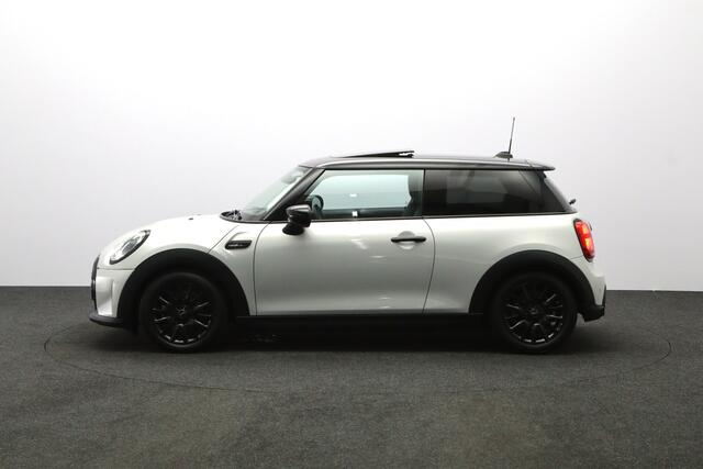 Mini COOPER 3-Deurs 1.5 136 PK Automaat Camden Plus Edition, Panoramadak, LED, Leder, Climate Control
