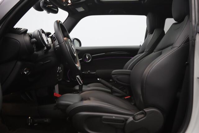 Mini COOPER 3-Deurs 1.5 136 PK Automaat Camden Plus Edition, Panoramadak, LED, Leder, Climate Control