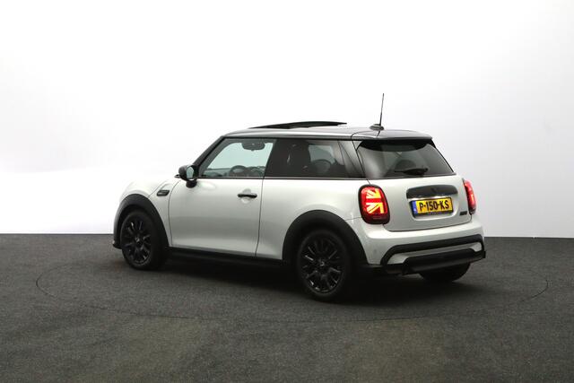 Mini COOPER 3-Deurs 1.5 136 PK Automaat Camden Plus Edition, Panoramadak, LED, Leder, Climate Control