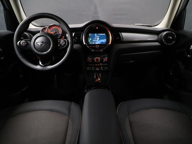 Mini COOPER 5-Deurs 1.5 [APPLE CARPLAY, ANDROID, CRUISE CONTROL, LEDEREN STUUR, AIRCO, MULTIFUNCTIONEEL STUUR, NAVIGATIE, NIEUWSTAAT]