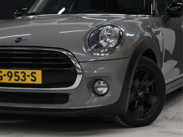 Mini COOPER 5-Deurs 1.5 [APPLE CARPLAY, ANDROID, CRUISE CONTROL, LEDEREN STUUR, AIRCO, MULTIFUNCTIONEEL STUUR, NAVIGATIE, NIEUWSTAAT]