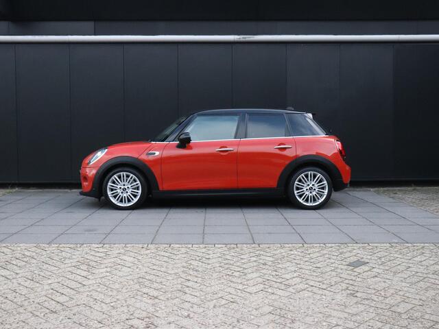 Mini COOPER 5-Deurs 1.5 Chili | AUT. | PANO-DAK | STOELVERW. | PDC | CRUISE | NAVI | APPLE CARPLAY |
