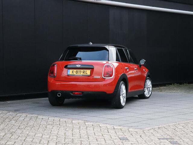Mini COOPER 5-Deurs 1.5 Chili | AUT. | PANO-DAK | STOELVERW. | PDC | CRUISE | NAVI | APPLE CARPLAY |