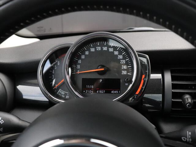 Mini COOPER 5-Deurs 1.5 Chili | AUT. | PANO-DAK | STOELVERW. | PDC | CRUISE | NAVI | APPLE CARPLAY |