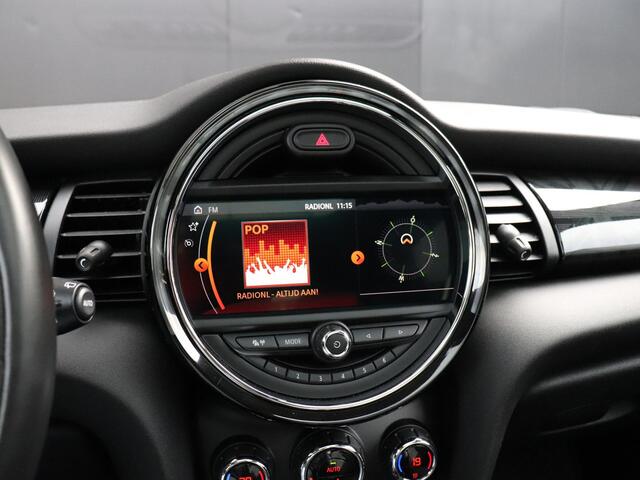 Mini COOPER 5-Deurs 1.5 Chili | AUT. | PANO-DAK | STOELVERW. | PDC | CRUISE | NAVI | APPLE CARPLAY |