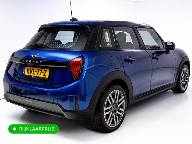 Mini COOPER 5-Deurs 1.5 C Black 5 drs. | Stoel- & Stuurverw. | Leer | Cruise | Camera | Navigatie | App. connect | 17"LMV | All season banden, Draadloze tel. lader, Led, DAB