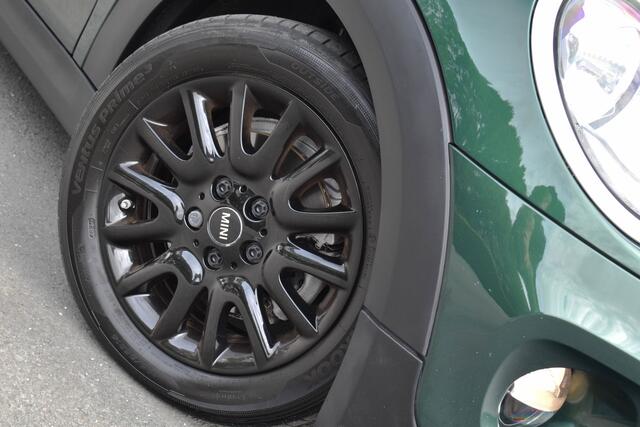 Mini COOPER 3-Deurs 1.5 Salt | Pano | Navi | Dealer onderhoud | NL AUTO | Airco