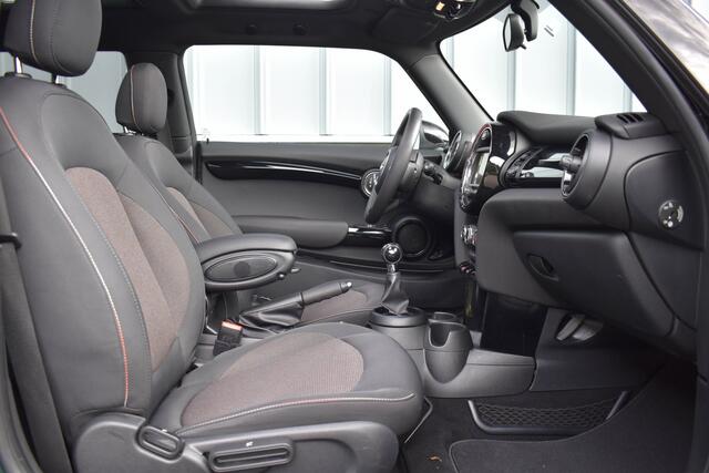 Mini COOPER 3-Deurs 1.5 Salt | Pano | Navi | Dealer onderhoud | NL AUTO | Airco