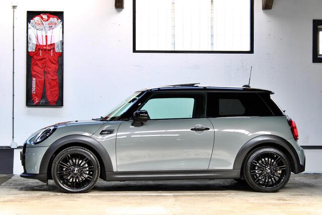 Mini COOPER 3-Deurs 1.5 Camden Edition | Panoramadak | Stuurwielverwarming | Keyless | LED | NL geleverd