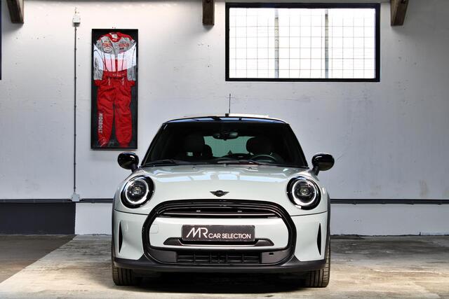 Mini COOPER 3-Deurs 1.5 Camden Edition | Panoramadak | Stuurwielverwarming | Keyless | LED | NL geleverd