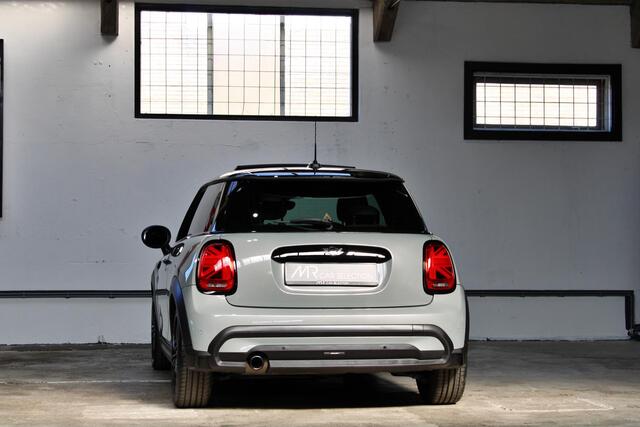 Mini COOPER 3-Deurs 1.5 Camden Edition | Panoramadak | Stuurwielverwarming | Keyless | LED | NL geleverd