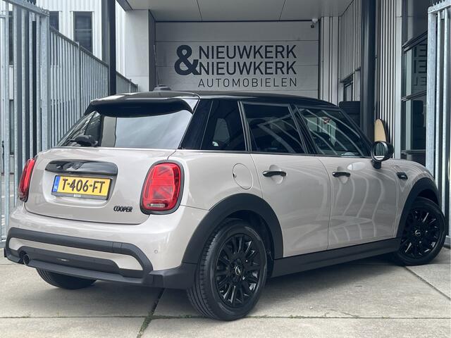 Mini COOPER 5-Deurs 1.5 Camden Edition | AUTOMAAT | CAMERA | CARPLAY | NAVI | CRUISE CONTROL | STOEL/STUURVERWARMING | PDC | CLIMATE CONTROL | LMV 16'' | KEYLESS | LED | DAB | BLUETOOTH