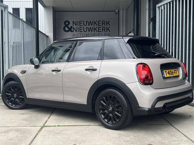 Mini COOPER 5-Deurs 1.5 Camden Edition | AUTOMAAT | CAMERA | CARPLAY | NAVI | CRUISE CONTROL | STOEL/STUURVERWARMING | PDC | CLIMATE CONTROL | LMV 16'' | KEYLESS | LED | DAB | BLUETOOTH