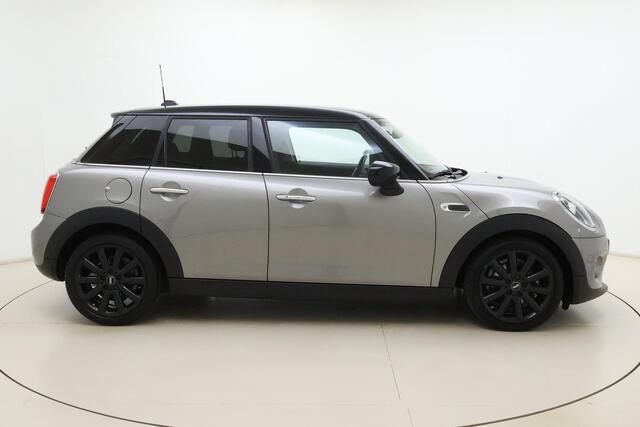 Mini COOPER 5-Deurs 1.5 60 Years Edition Automaat | Navigatie | Climate control | Parkeersensoren |5 Deurs | Lichtmetalen velgen black | Keyless
