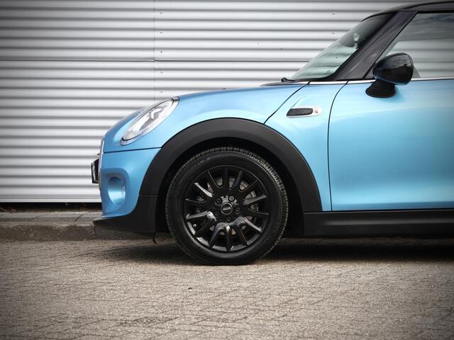 Mini COOPER 1.5 | Panoramadak | LED | Cruise | PDC | NL Auto |