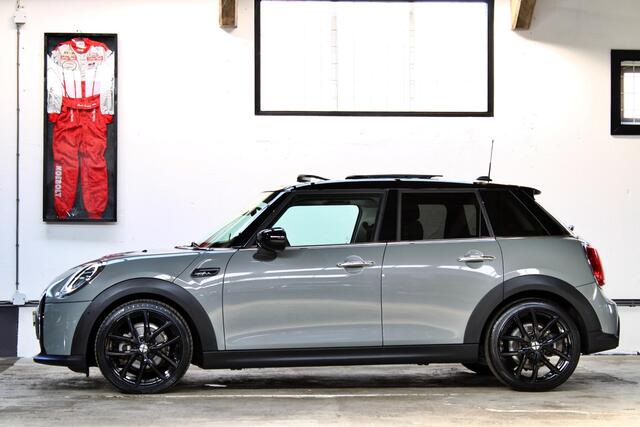 Mini COOPER 5-Deurs 1.5 Camden Edition | Panoramadak | HUD | Harman Kardon | Keyless | LED