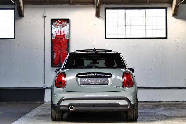 Mini COOPER 5-Deurs 1.5 Camden Edition | Panoramadak | HUD | Harman Kardon | Keyless | LED