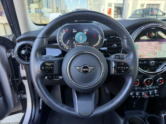 Mini COOPER 5-Deurs 1.5 Pano/Leder/Camera/Apple