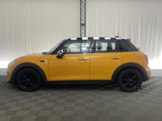 Mini COOPER 5-Deurs 1.5 Chili Serious Business | Bluetooth | Cruise Control | Climate Control |