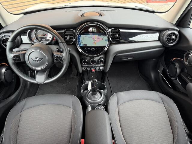 Mini COOPER 5-Deurs 1.5 Camden Edition Carplay / Automaat / Clima – foto 2