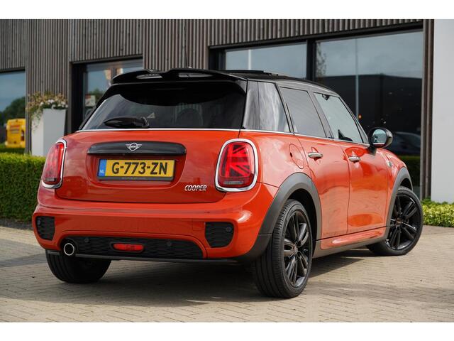 Mini COOPER 5-deurs 1.5 Burgundy Edition | John Cooper Works | Head-Up | Harman Kardon | Panoramisch schuif/kanteldak | Climate Control | Led – foto 2
