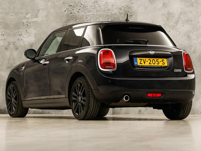 Mini COOPER 1.5 Cooper Chili Sport (5 DEURS, HARMAN KARDON, DEALER ONDERHOUDEN, BRUIN NAPPA LEDER, UNION JACK, GROOT NAVI, CLIMATE, SPORTSTOELEN, GETINT GLAS, ZWART HEMEL, PARKEERSENSOREN, NIEUWSTAAT) – foto 3