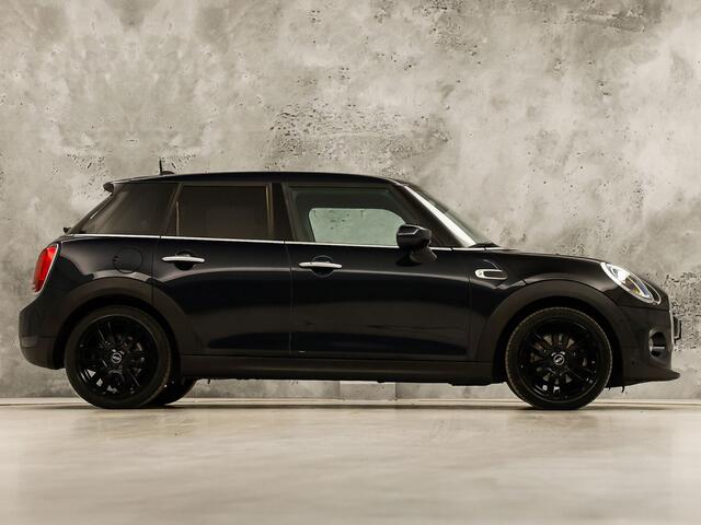 Mini COOPER 1.5 Cooper Chili Sport (5 DEURS, HARMAN KARDON, DEALER ONDERHOUDEN, BRUIN NAPPA LEDER, UNION JACK, GROOT NAVI, CLIMATE, SPORTSTOELEN, GETINT GLAS, ZWART HEMEL, PARKEERSENSOREN, NIEUWSTAAT) – foto 4