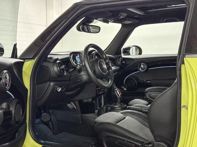 Mini COOPER 3-Deurs Classic | Stoelverwarming | Panoramadak | Achterruitrijcamera | Head-Up Display – foto 8