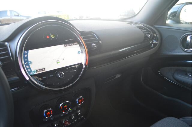 Mini COOPER CLUBMAN Classic Automaat / Achteruitrijcamera / Comfort Access / LED / Comfortstoelen / Navigatie / Stoelverwarming