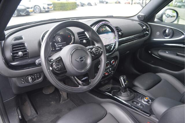 Mini COOPER CLUBMAN Automaat / Panoramadak / Achteruitrijcamera / Comfort Access / LED / Park Assistant / Stoelverwarming
