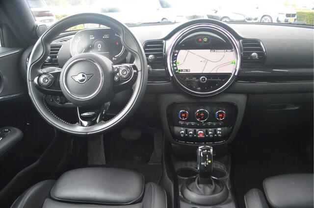 Mini COOPER CLUBMAN Automaat / Panoramadak / Achteruitrijcamera / Comfort Access / LED / Park Assistant / Stoelverwarming