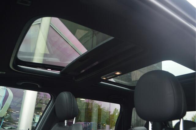 Mini COOPER CLUBMAN Automaat / Panoramadak / Achteruitrijcamera / Comfort Access / LED / Park Assistant / Stoelverwarming