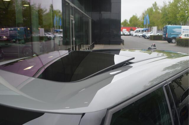 Mini COOPER CLUBMAN Automaat / Panoramadak / Achteruitrijcamera / Comfort Access / LED / Park Assistant / Stoelverwarming