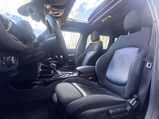 Mini COOPER CLUBMAN Mini 2.0 S Chili Serious Business Schuifdak | Apple Carplay | H&K | Standkachel