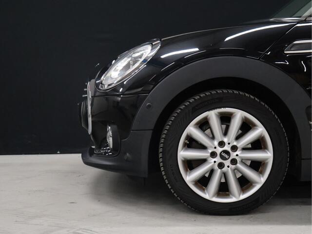 Mini COOPER CLUBMAN Mini 1.5 Chili Serious Business AUTOMAAT [NAVIGATIE, STOELVERWARMING, LED, VOL LEDER, PDC V+A, CRUISE CONTROL, BLUETOOTH TELEFOON, CLIMATE CONTROL, NIEUWSTAAT]