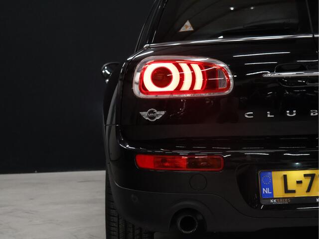Mini COOPER CLUBMAN Mini 1.5 Chili Serious Business AUTOMAAT [NAVIGATIE, STOELVERWARMING, LED, VOL LEDER, PDC V+A, CRUISE CONTROL, BLUETOOTH TELEFOON, CLIMATE CONTROL, NIEUWSTAAT]