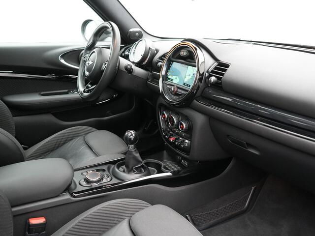 Mini COOPER CLUBMAN 1.5 Chili Handgeschakeld 136pk | Panodak | Harman & Kardon | Apple Carplay | Lederen Sportstoelen | Navigatie | Cruise Control | Sportstuur |
