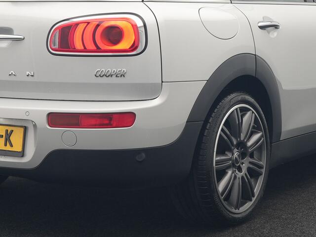 Mini COOPER CLUBMAN 1.5 Chili Handgeschakeld 136pk | Panodak | Harman & Kardon | Apple Carplay | Lederen Sportstoelen | Navigatie | Cruise Control | Sportstuur |