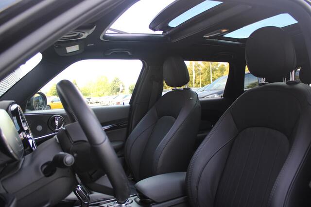 Mini COOPER CLUBMAN 1.5 136PK AUTOMAAT MINI YOURS | PANORAMISCH SCHUIF/KANTEL DAK | HARMAN KARDON AUDIO | ACHTERUITRIJ CAMERA | PARKEERSENSOREN VOOR EN ACHTER | TREKHAAK | FULL LED KOPLAMPEN | DRAADLOZE APPLE CARPLAY/ANDROID AUTO | NAVIGATIE | SFEER VERLICHTING | STOEL/VOORR