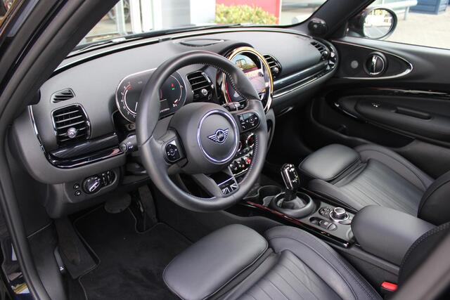 Mini COOPER CLUBMAN 1.5 136PK AUTOMAAT MINI YOURS | PANORAMISCH SCHUIF/KANTEL DAK | HARMAN KARDON AUDIO | ACHTERUITRIJ CAMERA | PARKEERSENSOREN VOOR EN ACHTER | TREKHAAK | FULL LED KOPLAMPEN | DRAADLOZE APPLE CARPLAY/ANDROID AUTO | NAVIGATIE | SFEER VERLICHTING | STOEL/VOORR
